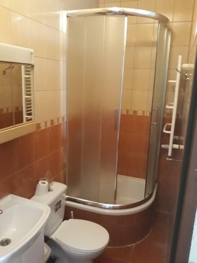Uniejow Pensjonat Pod Milorzebem Bagian luar foto
